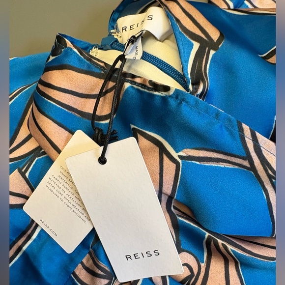 NWT Reiss Blue Sarah Printed Flutter Sleeves Peek-a-Boo back knee length XS - Picture 9 of 14